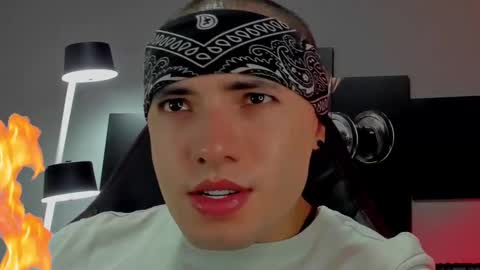 Snapshot of david_jons7 chatting on January 2025 12:45:01 AM David Jons online show from January 2025 12:45:01 AM