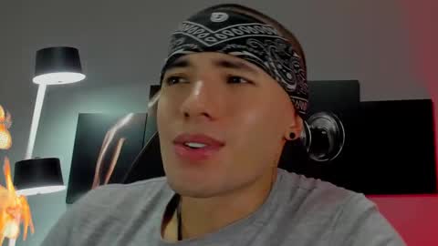 Snapshot of david_jons7 chatting on January 2025 01:24:01 AM David Jons online show from January 2025 01:24:01 AM