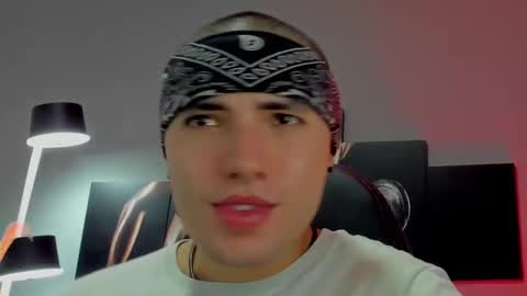 Snapshot of david_jons7 chatting on February 2025 12:42:01 AM David Jons online show from February 2025 12:42:01 AM