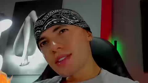 Snapshot of david_jons7 chatting on September 2025 01:08:02 AM David Jons online show from September 2025 01:08:02 AM