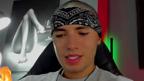 Snapshot of david_jons7 chatting on September 2025 12:58:02 AM David Jons online show from September 2025 12:58:02 AM