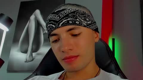 Snapshot of david_jons7 chatting on October 2025 03:03:02 AM David Jons online show from October 2025 03:03:02 AM