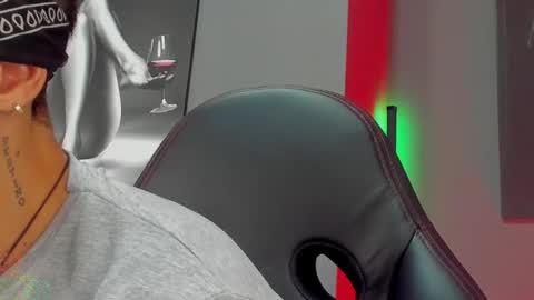 Snapshot of david_jons7 chatting on November 2025 11:04:02 PM David Jons online show from November 2025 11:04:02 PM