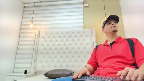 david_victoriaa online show from December 2025 01:05:01 PM