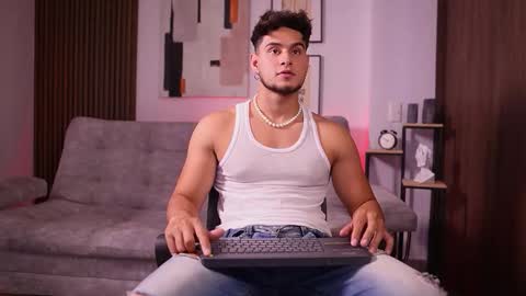 Davies brown    schedule 12pm to 5pm col time online show from October 2025 08:33:02 PM