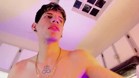 daviid_huge online show from November 2025 07:44:02 AM