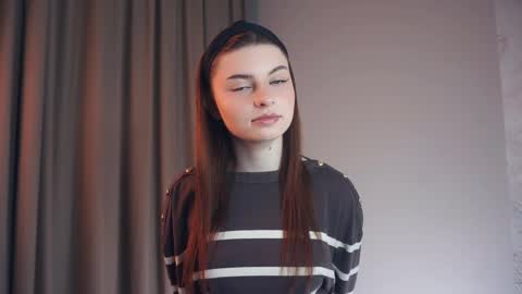 Louise online show from April 2026 09:50:02 PM