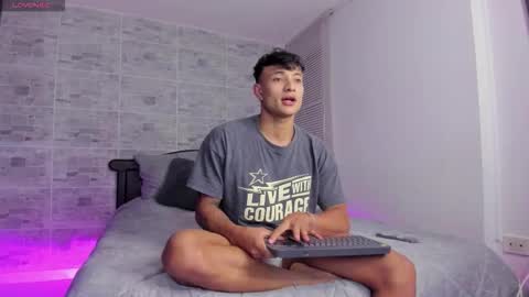 davis online show from November 2025 01:19:01 AM