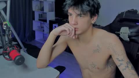 Snapshot of davisross chatting on October 2025 10:15:01 AM davis online show from October 2025 10:15:01 AM