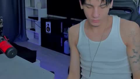 davis online show from December 2025 06:55:01 AM