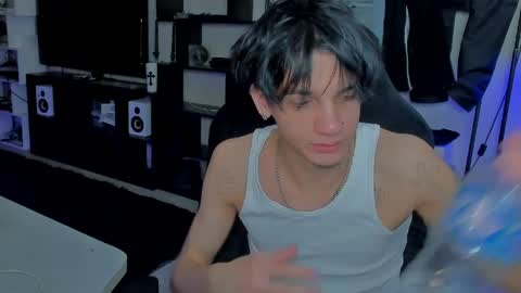 davis online show from April 2026 03:23:01 AM