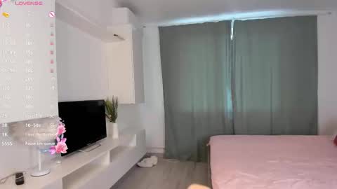 Emily online show from October 2025 08:42:01 AM