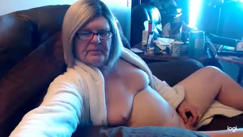 Snapshot of dawndoesall chatting on December 2024 06:15:01 PM dawndoesall online show from December 2024 06:15:01 PM