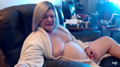 Snapshot of dawndoesall chatting on January 2025 05:49:02 PM dawndoesall online show from January 2025 05:49:02 PM