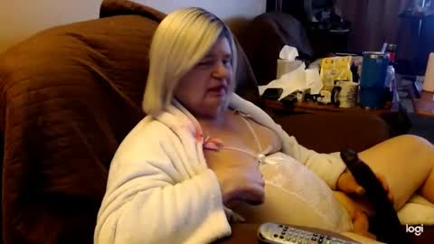 Snapshot of dawndoesall chatting on February 2025 09:39:01 PM dawndoesall online show from February 2025 09:39:01 PM