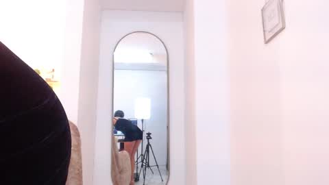 day_demoni online show from April 2026 01:48:02 PM