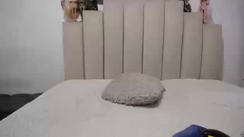 instagram  catherin dayana reina online show from October 2025 03:13:01 PM