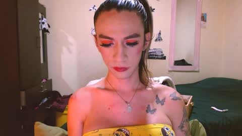 dayanna_01_ online show from May 2026 06:28:02 PM