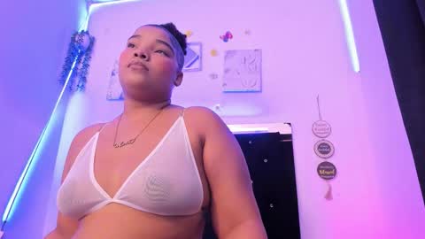 dayanroux online show from October 2025 12:27:02 PM