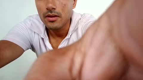 Snapshot of dayner_r chatting on July 2026 04:37:02 PM dayner_r online show from July 2026 04:37:02 PM