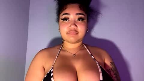 Snapshot of dayqueen1 chatting on April 2026 08:01:01 AM dayqueen1 online show from April 2026 08:01:01 AM