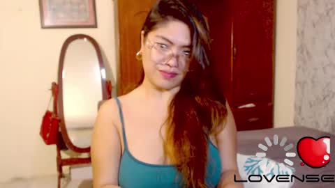 daze2love online show from December 2024 05:00:01 PM