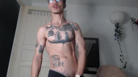 Snapshot of dazzayyy chatting on April 2026 02:27:02 AM dazzayy online show from April 2026 02:27:02 AM