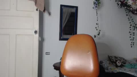 Snapshot of dazzayyy chatting on May 2026 01:21:01 AM dazzayy online show from May 2026 01:21:01 AM