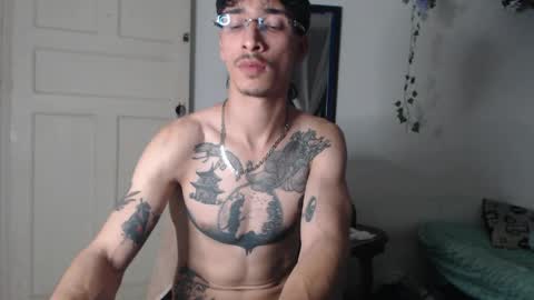 Snapshot of dazzayyy chatting on May 2026 12:50:01 AM dazzayy online show from May 2026 12:50:01 AM