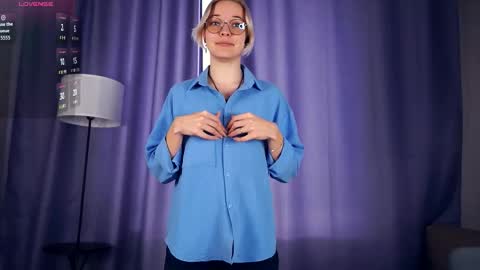 Charlie 18yo online show from September 2025 06:18:01 AM