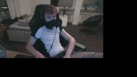 Snapshot of deanparkerx chatting on October 2025 05:59:02 PM Dean online show from October 2025 05:59:02 PM