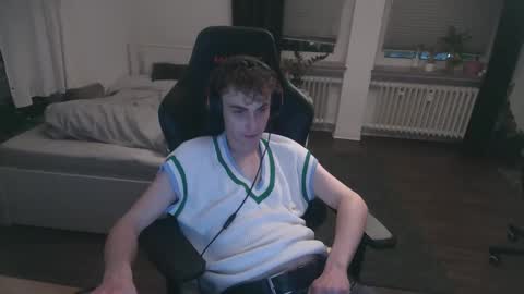 Snapshot of deanparkerx chatting on November 2025 08:00:01 PM Dean online show from November 2025 08:00:01 PM