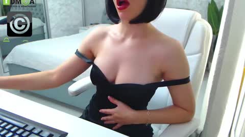 Elly online show from October 2025 07:42:02 AM