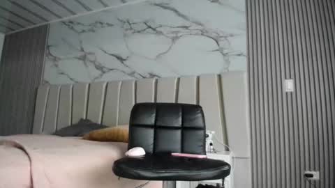dear_lola online show from June 2026 07:41:01 PM