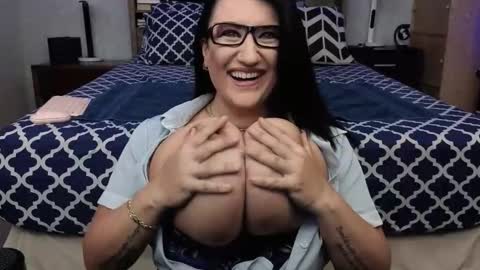 Snapshot of dear_rayna chatting on October 2025 12:00:01 AM Rayna online show from October 2025 12:00:01 AM