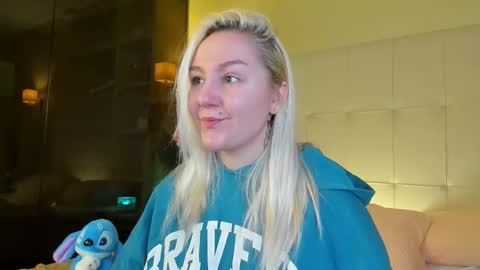 Debbie Mon Tue Fri Sun Sat GMT 3 1000am - 0400pm  online show from January 2026 05:26:01 PM