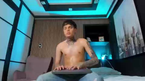 declan_fox online show from September 2025 04:35:01 AM