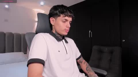 declan_fox online show from September 2025 04:03:01 AM