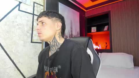 declan_fox online show from September 2025 03:56:01 AM