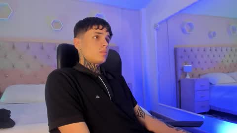 declan_fox online show from October 2025 04:35:02 AM