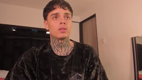 declan_fox online show from November 2025 04:01:01 AM