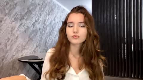 Anna online show from September 2025 03:14:01 PM