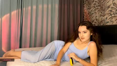 Anna online show from October 2025 05:02:02 PM