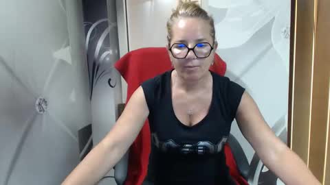 Snapshot of deepintoyourmind chatting on May 2026 07:47:01 AM hi guys i m a cute milf i m here for good time and nice people pls be respectfool and enjoy me online show from May 2026 07:47:01 AM