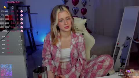 Kira online show from February 2025 07:52:01 PM