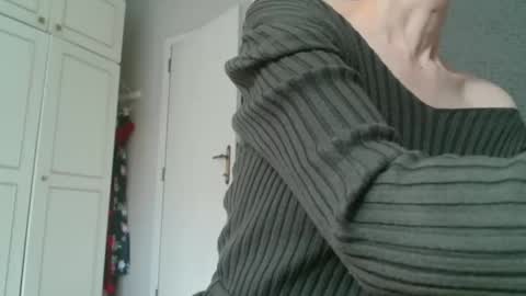 KamiDevi online show from October 2025 02:34:01 PM