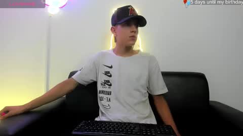 Snapshot of dei_v_48 chatting on January 2025 08:26:02 PM DEIVY online show from January 2025 08:26:02 PM