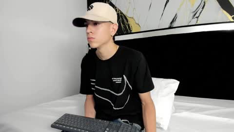 Snapshot of dei_v_48 chatting on January 2025 10:49:02 PM DEIVY online show from January 2025 10:49:02 PM