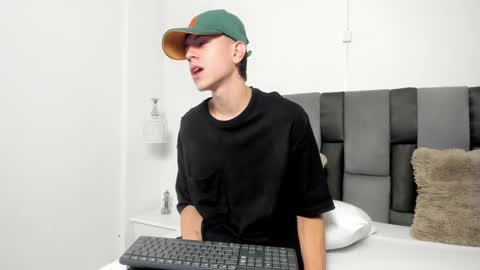 Snapshot of dei_v_48 chatting on February 2025 07:52:02 PM DEIVY online show from February 2025 07:52:02 PM