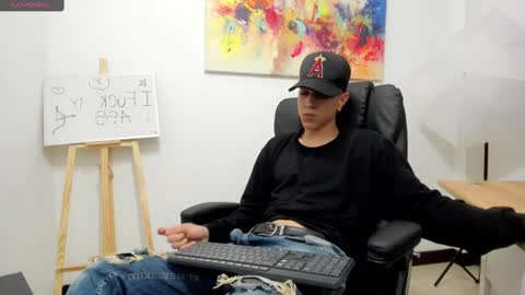 Snapshot of dei_v_48 chatting on February 2025 11:52:02 PM DEIVY online show from February 2025 11:52:02 PM